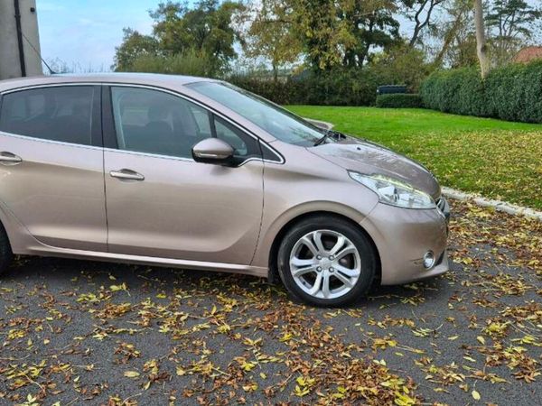 Peugeot 208 Hatchback, Diesel, 2014, Pink