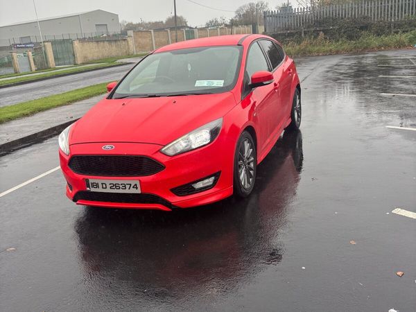 Ford Focus Hatchback, Diesel, 2018, Red