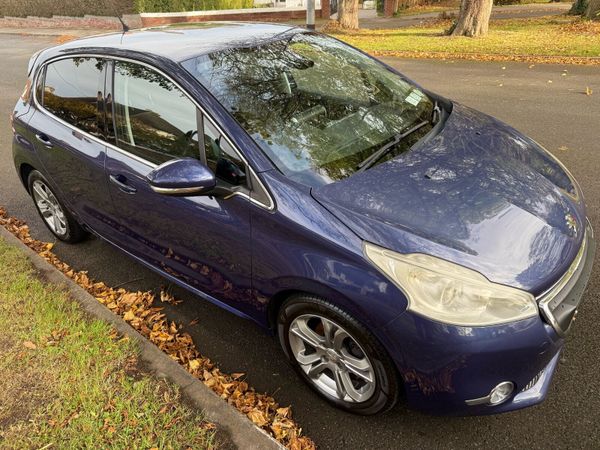 Peugeot 208 Hatchback, Petrol, 2014, Purple