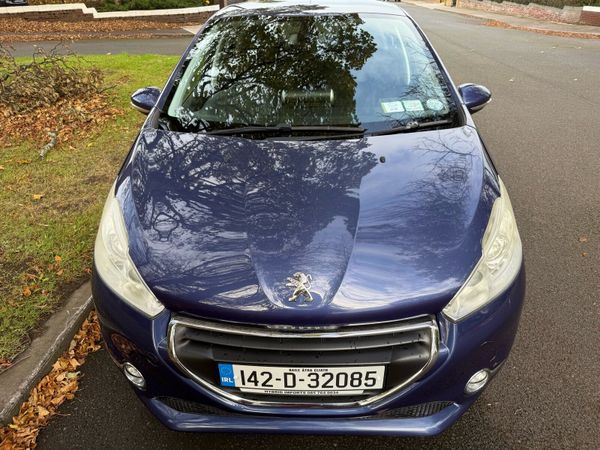 Peugeot 208 Hatchback, Petrol, 2014, Purple