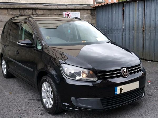 Volkswagen Touran MPV, Diesel, 2011, Black