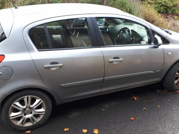 Opel Corsa Hatchback, Petrol, 2007, Silver