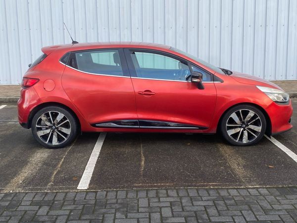 Renault Clio Hatchback, Diesel, 2014, Red