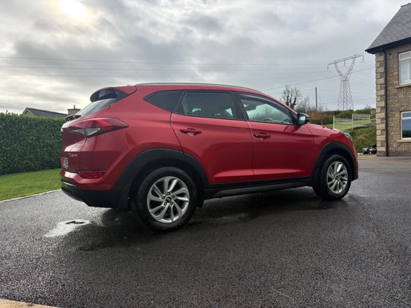Hyundai Tucson SUV, Diesel, 2016, Red