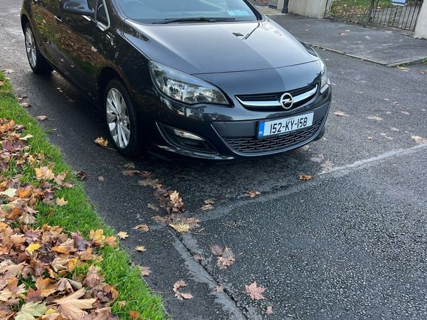 Opel Astra Hatchback, Petrol, 2015, Black