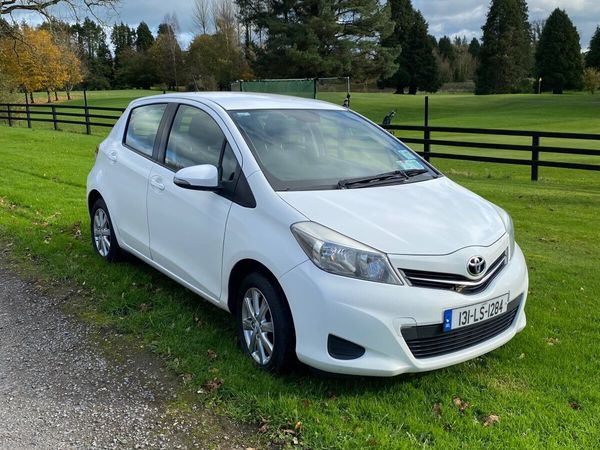 Toyota Yaris Hatchback, Diesel, 2013, White