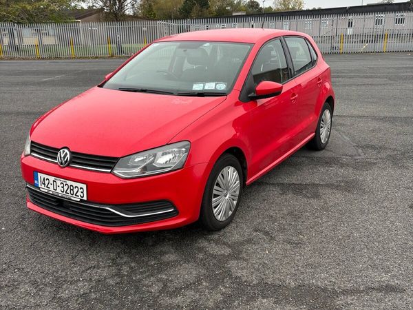 Volkswagen Polo Hatchback, Petrol, 2014, Red