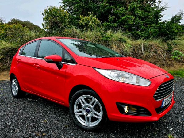 Ford Fiesta Hatchback, Petrol, 2013, Red