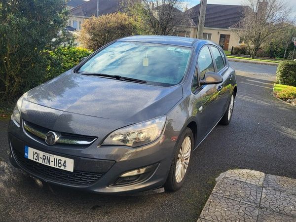 Vauxhall Astra Hatchback, Diesel, 2013, Grey