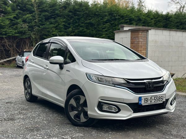 Honda Fit Hatchback, Petrol Hybrid, 2019, White