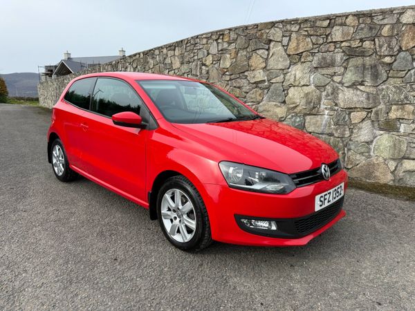 Volkswagen Polo Hatchback, Petrol, 2014, Red