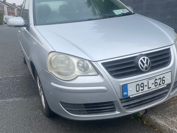 Volkswagen Polo Hatchback, Petrol, 2009, Silver