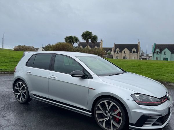 Volkswagen Golf Hatchback, Petrol, 2017, Grey