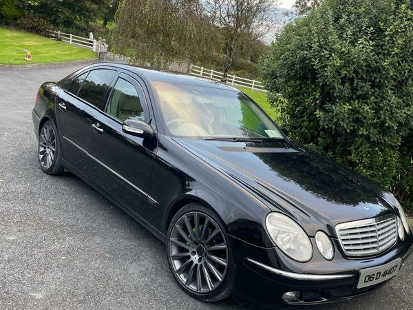 Mercedes-Benz E-Class Saloon, Petrol, 2006, Black