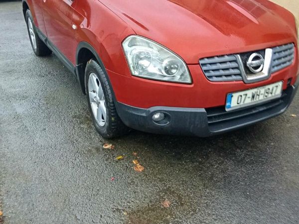 Nissan Qashqai Hatchback, Diesel, 2007, Red