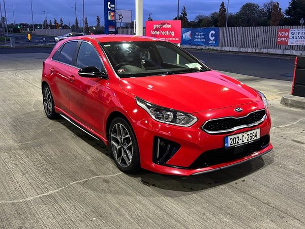 Kia Ceed Hatchback, Petrol, 2020, Red