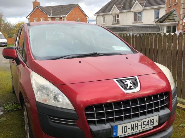 Peugeot 3008 MPV, Diesel, 2010, Red