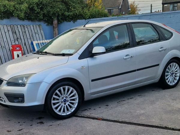 Ford Focus Hatchback, Petrol, 2008, Silver