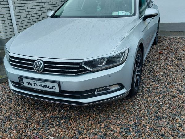 Volkswagen Passat Saloon, Diesel, 2019, Grey