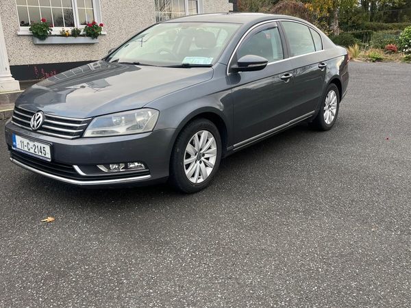 Volkswagen Passat Saloon, Diesel, 2011, Grey