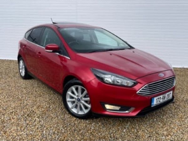 Ford Focus Hatchback, Petrol, 2017, Red