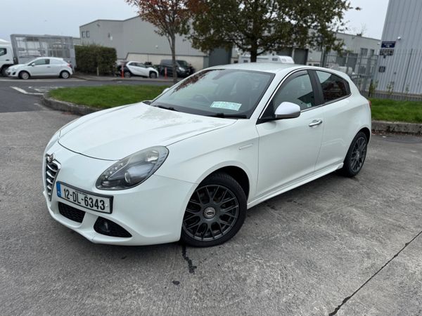 Alfa Romeo Giulietta Hatchback, Petrol, 2012, White
