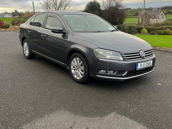Volkswagen Passat Saloon, Diesel, 2011, Grey