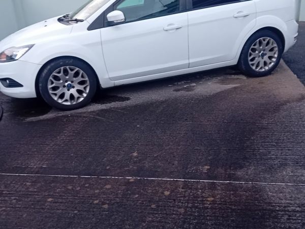 Ford Focus Hatchback, Diesel, 2011, White