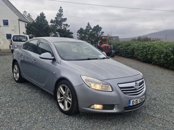 Vauxhall Insignia Hatchback, Diesel, 2010, Silver