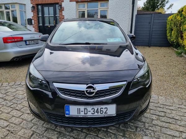 Opel Astra Hatchback, Diesel, 2011, Black