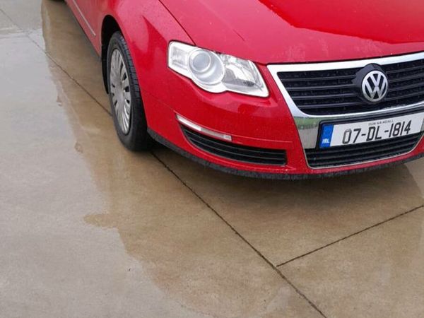 Volkswagen Passat Saloon, Diesel, 2007, Red