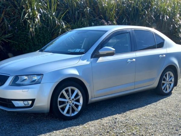 Skoda Octavia Hatchback, Diesel, 2014, Silver