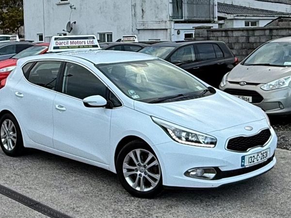 Kia Ceed Hatchback, Diesel, 2013, White