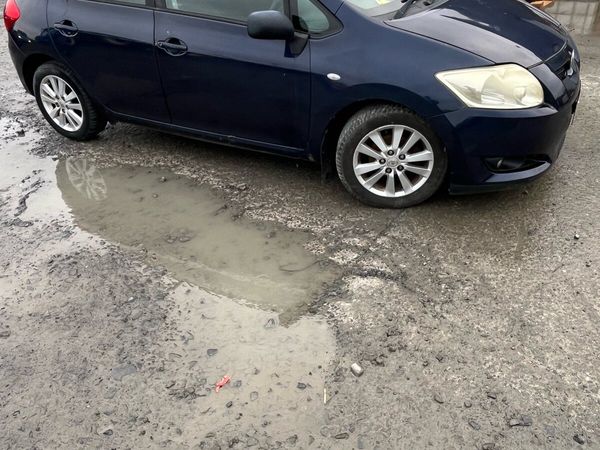 Toyota Auris Hatchback, Diesel, 2009, Blue