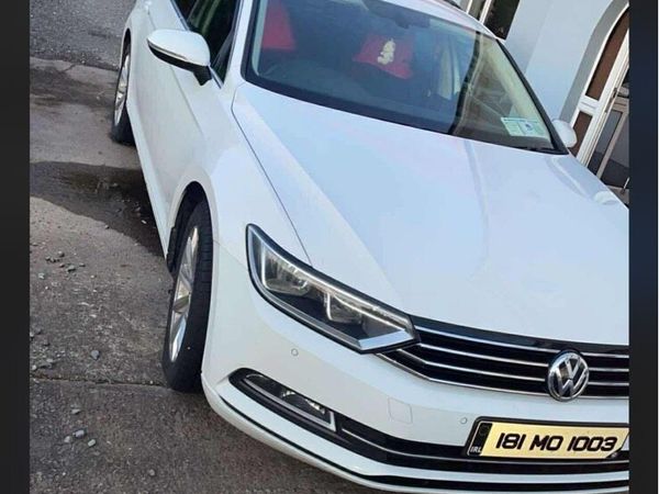 Volkswagen Passat Saloon, Diesel, 2018, White