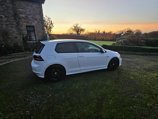 Volkswagen Golf Hatchback, Petrol, 2015, White