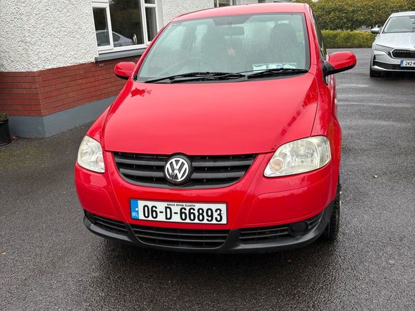 Volkswagen Fox Hatchback, Petrol, 2006, Red