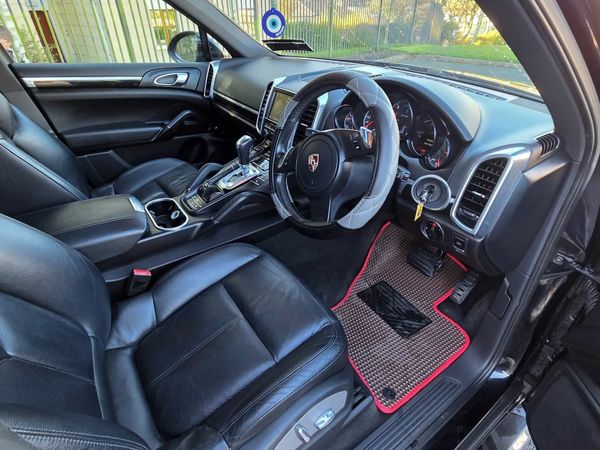 Porsche Cayenne SUV, Diesel, 2010, Black