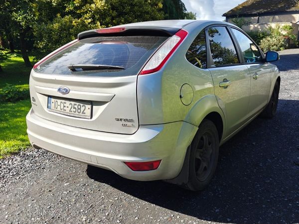 Ford Focus Hatchback, Diesel, 2010, Silver