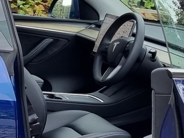 Tesla Model Y MPV, Electric, 2023, Blue