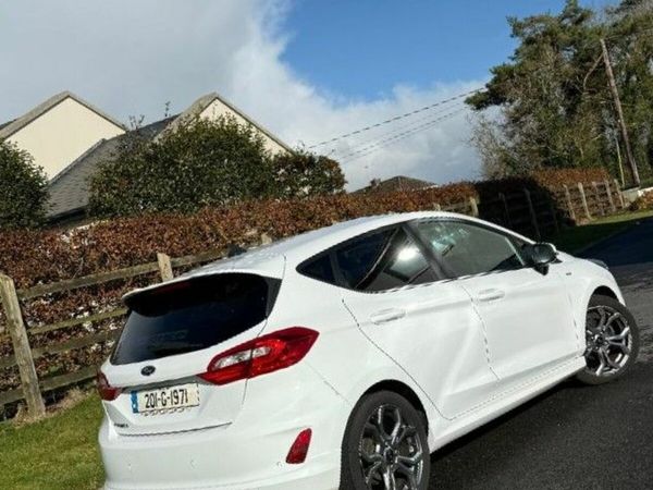 Ford Fiesta Hatchback, Petrol, 2020, White