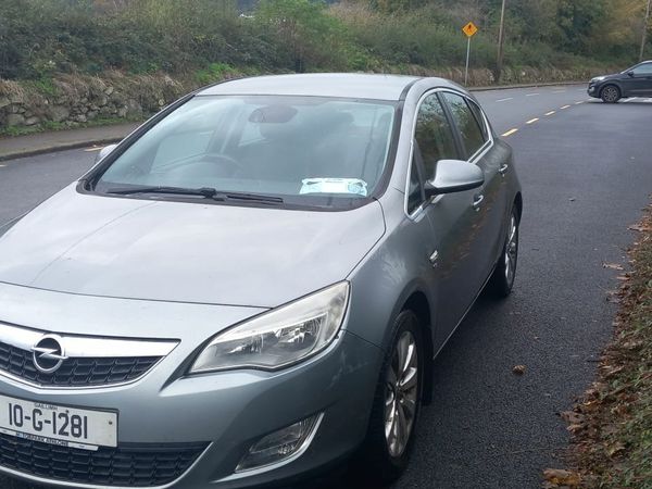 Opel Astra Hatchback, Diesel, 2010, Silver