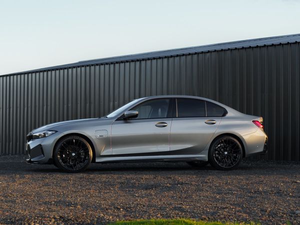 BMW 3-Series Saloon, Petrol Hybrid, 2023, Grey