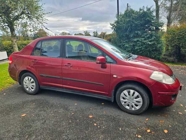 Nissan Tiida Saloon, Diesel, 2011, Red