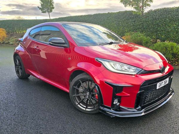 Toyota Yaris Hatchback, Petrol, 2021, Red