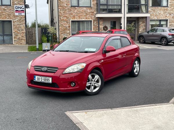 Kia Ceed Hatchback, Petrol, 2008, Red