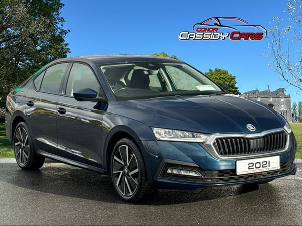 Skoda Octavia Hatchback, Petrol Hybrid, 2021, Blue