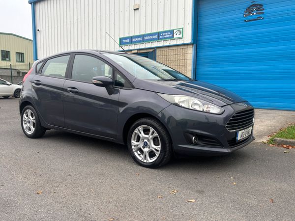 Ford Fiesta Hatchback, Petrol, 2014, Blue