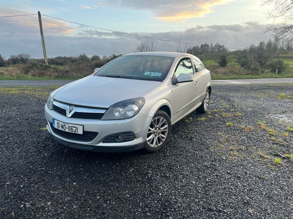 Vauxhall Astra Hatchback, Petrol, 2010, Silver
