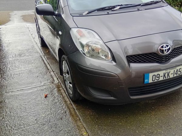 Toyota Yaris Hatchback, Petrol, 2009, Grey
